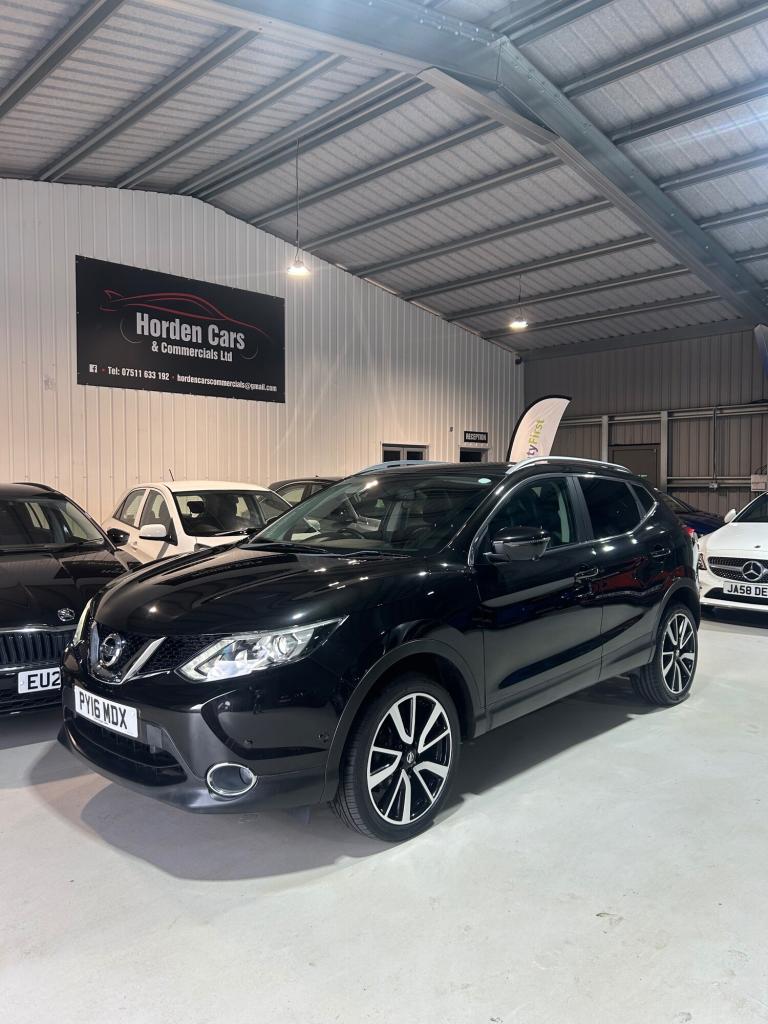 2016 Nissan Qashqai 1.6 dCi Tekna [Non-Panoramic] 5dr HATCHBACK Diesel Manual
