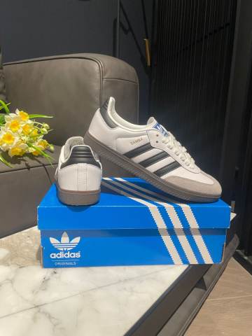 adidas Samba OG Cloud White Core Black UK 6 | in Hackney, London | Gumtree