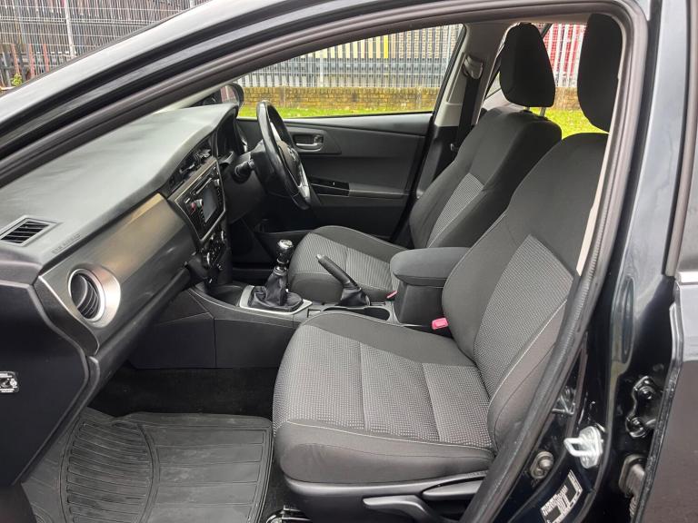 2014 Toyota Auris 1.6 V-Matic Icon 5dr HATCHBACK PETROL Manual