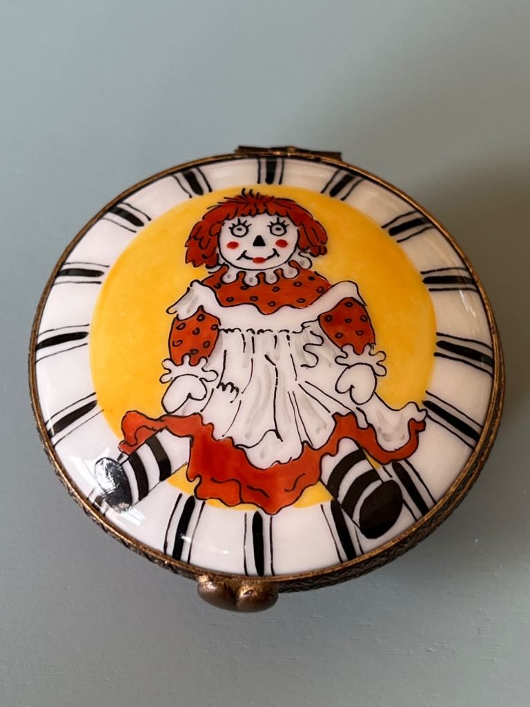 Vintage Limoges “Peint Main” Hand-Painted Porcelain Box – Raggedy Ann – signed