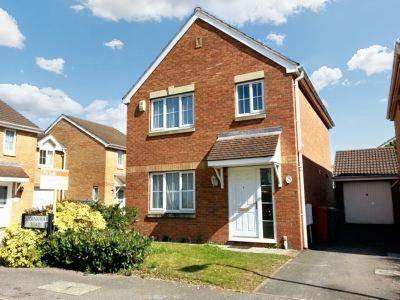 Spacious Detached 3 Bedroom House - Langley