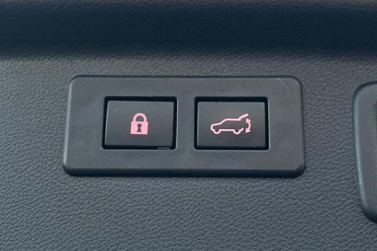 2023 Subaru Forester 2.0i e-Boxer Sport 5dr Lineartronic - BLIND SPOT MONITOR, HEATED SEATS, DUA ...