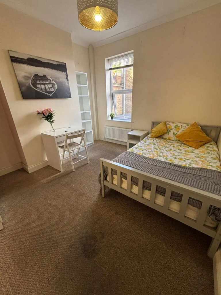 🏠 LOVELY DOUBLE ROOM IN STRATFORD — AVAILABLE NOW ⭐