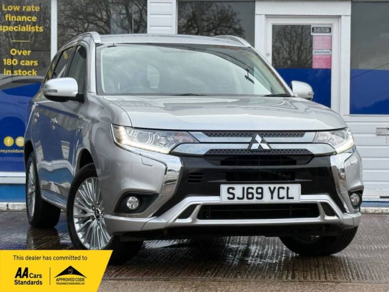 2019 Mitsubishi Outlander 2.4h TwinMotor 13.8kWh Design SUV 5dr Petrol Plug-in Hybrid CVT 4WD Eur...
