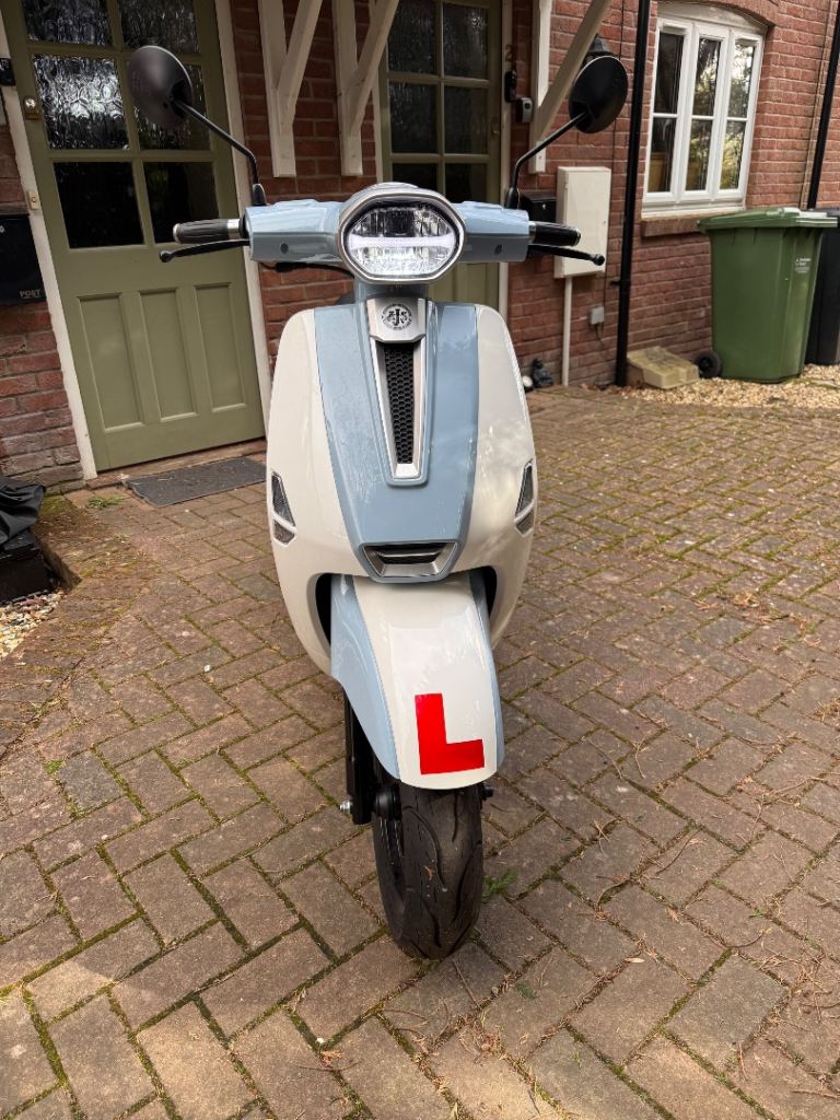 AJS Barletta 2024 125 Only 300 miles 