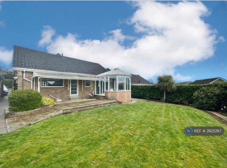 2 bedroom house in Garden Crescent, Rotherham, S60 (2 bed) (#2825267)