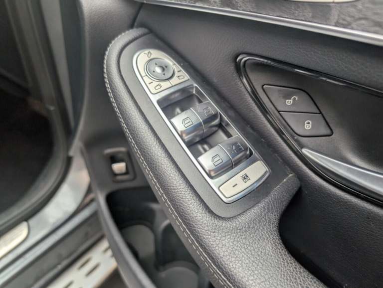 2019 Mercedes-Benz GLC 2.0 GLC250 AMG Line (Premium Plus) SUV 5dr Petrol G-Tronic+ 4MATIC Euro 6 ...