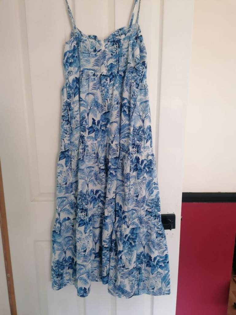 Pretty Blue and White Floral Summer Dress - Excellent Condition