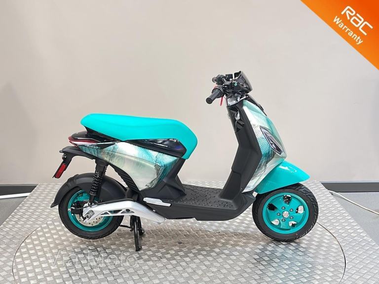 PIAGGIO ONE FENG CHEN WANG - 2023 - 1 miles