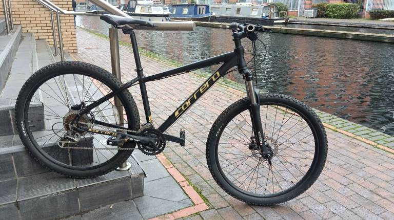 CARRERA VULCAN MOUNTAIN BIKE 27.5 WITH HYDRAULIC BRAKES AND NEW SHIFTERS..MEDIUM