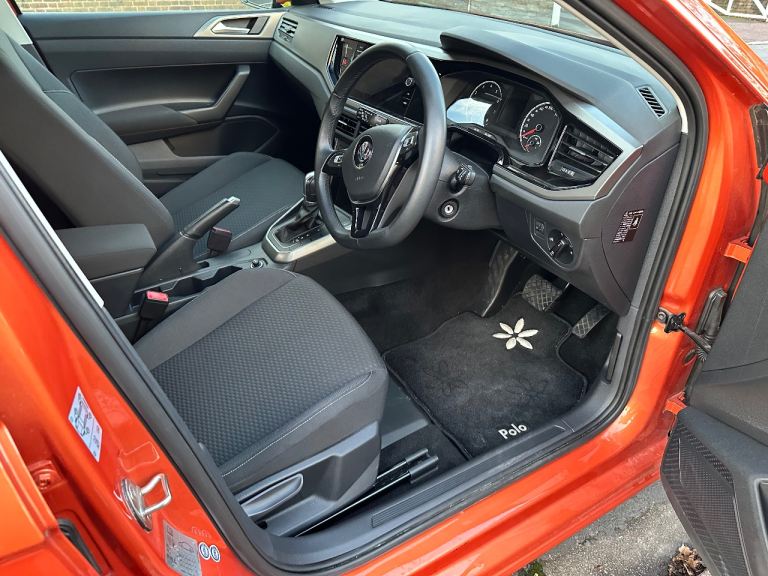 VOLKSWAGEN POLO AUTOMATIC 6,400 MILES