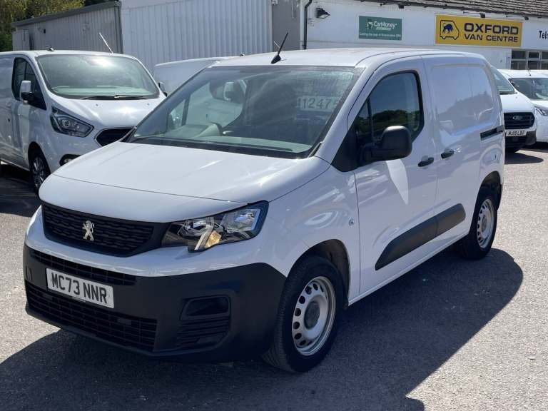 2023 Peugeot Partner 1000 1.5 BlueHDi 100 Professional Premium + Van PANEL VAN DIESEL Manual