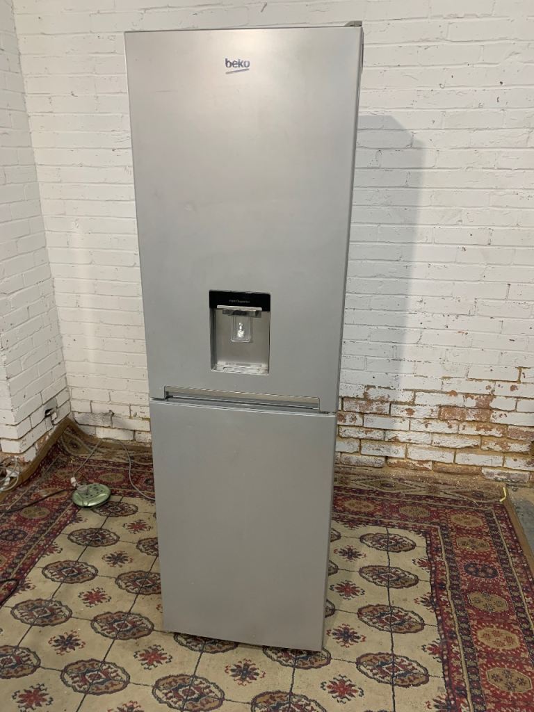 ✅🚛Beko Grey Fridge Freezer With Water Dispenser 