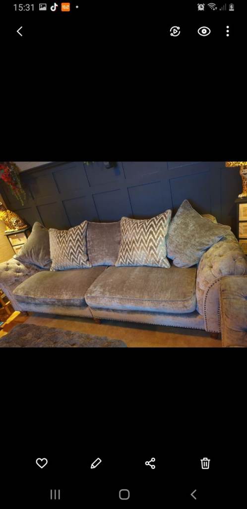 HIGH END QUALITY CHESTERFIELD PONDSFORD 4 SEATER & LOVE SEAT ALL FEATHER BACK