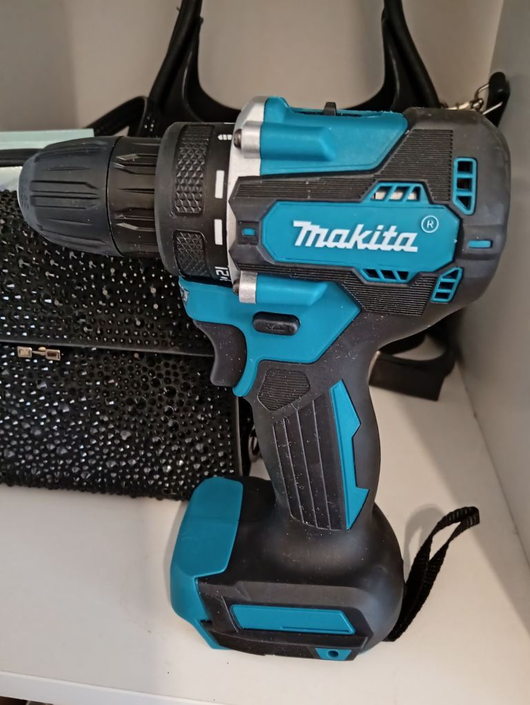 Drills Makita 