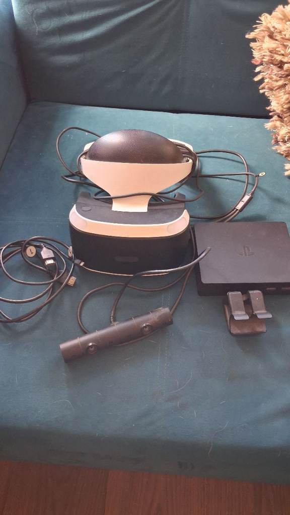 PlayStation VR Headset Bundle – Good Condition