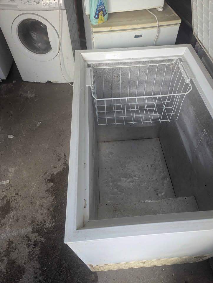 Chest freezer with free delivery
