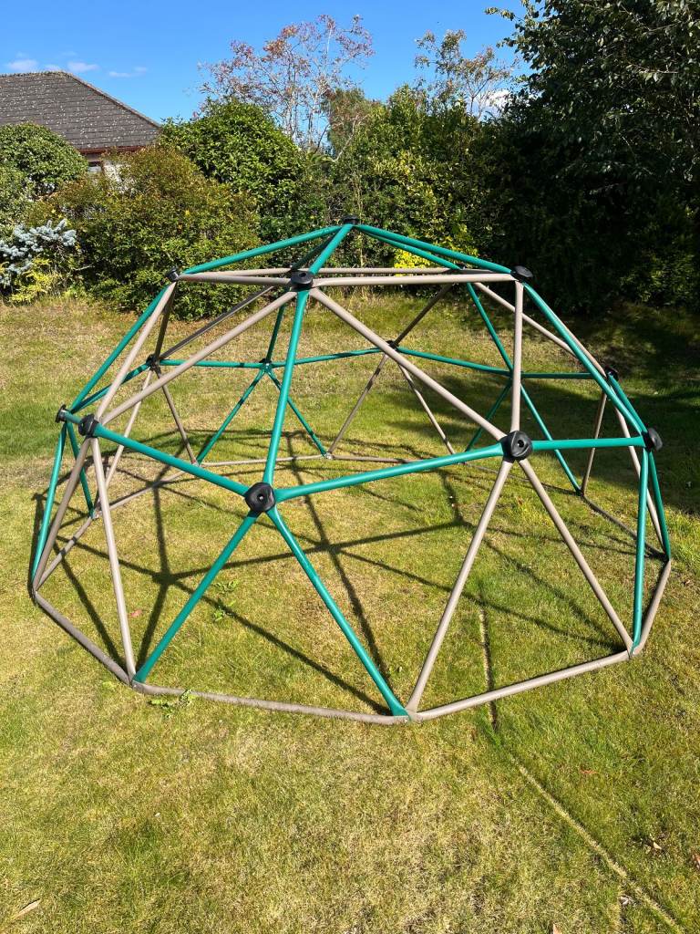 Lifetime Dome Climber 10ft W x 5ft H Climbing Frame 90136. Disassembled. Excellent Condition!