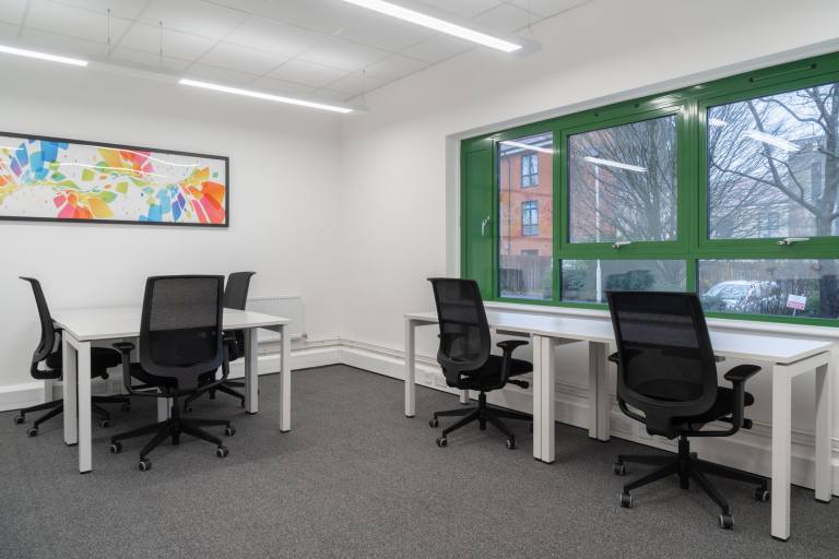 Crowborough - TN6 1DH \ Rent a Small Office