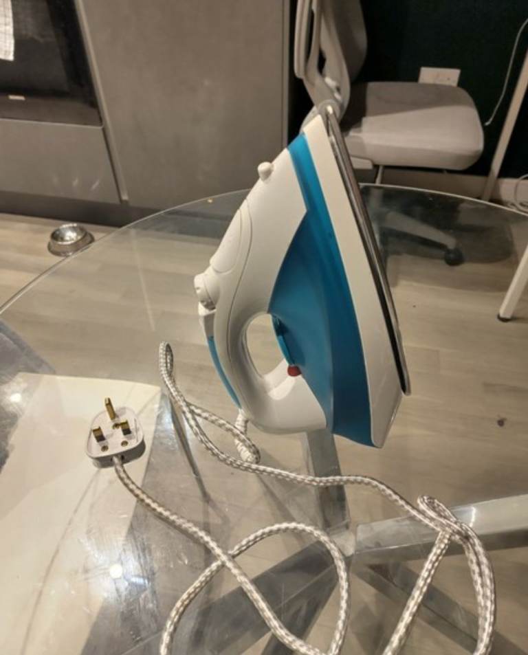 Tesco brand flat iron 