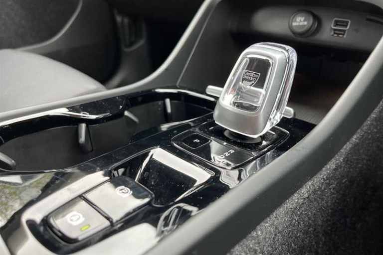 2020 Volvo XC40 2.0 D4 Inscription Pro SUV 5dr Diesel Auto AWD Euro 6 (s/s) (190 ps) SUV Diesel A...