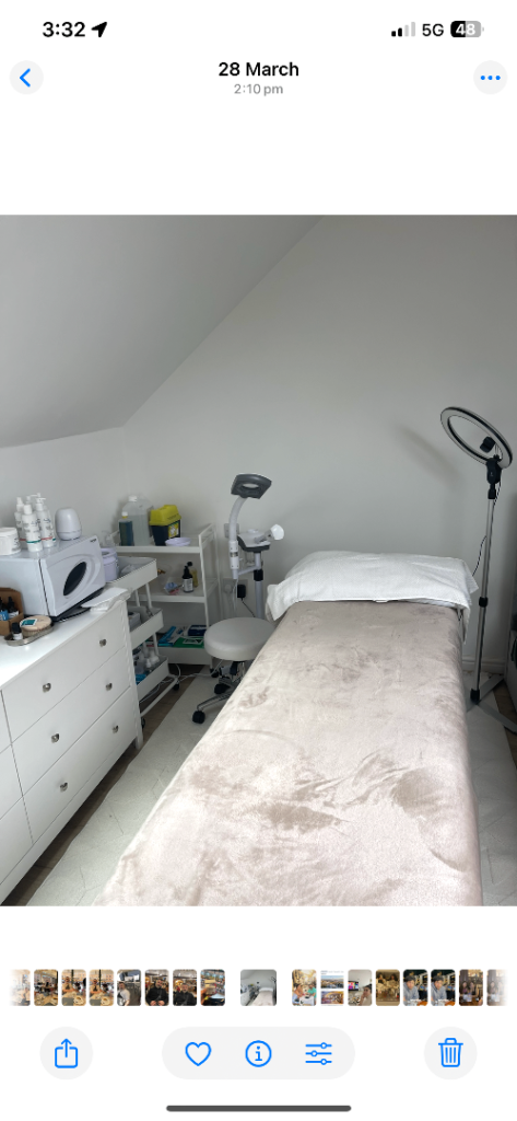 Massage/Beauty Treatment Bed with Adjustable Stool – Good Condition
