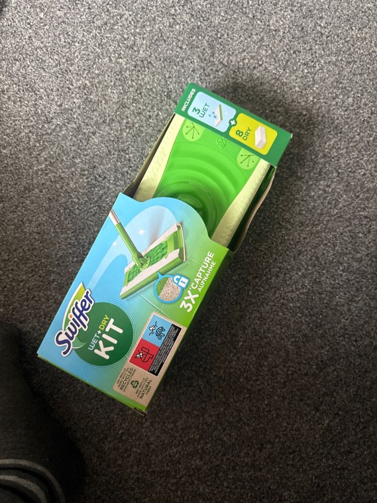 Brand New Swiffer Wet & Dry Kit