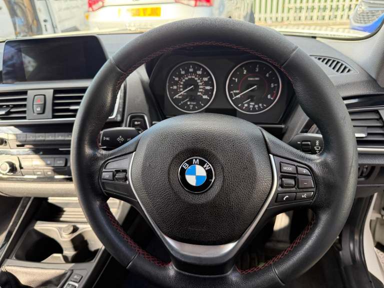 BMW 3 SERIES 2.0 320d Exclusive Edition 2011