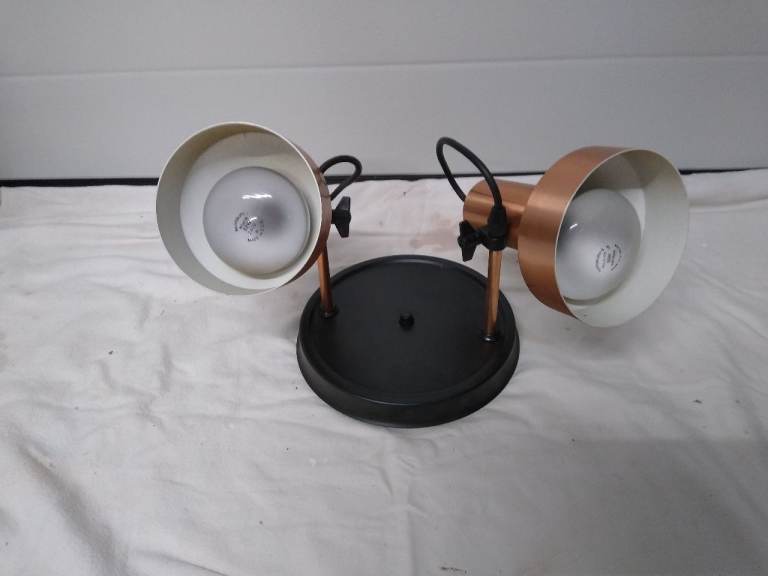 Assorted ceiling spot lights