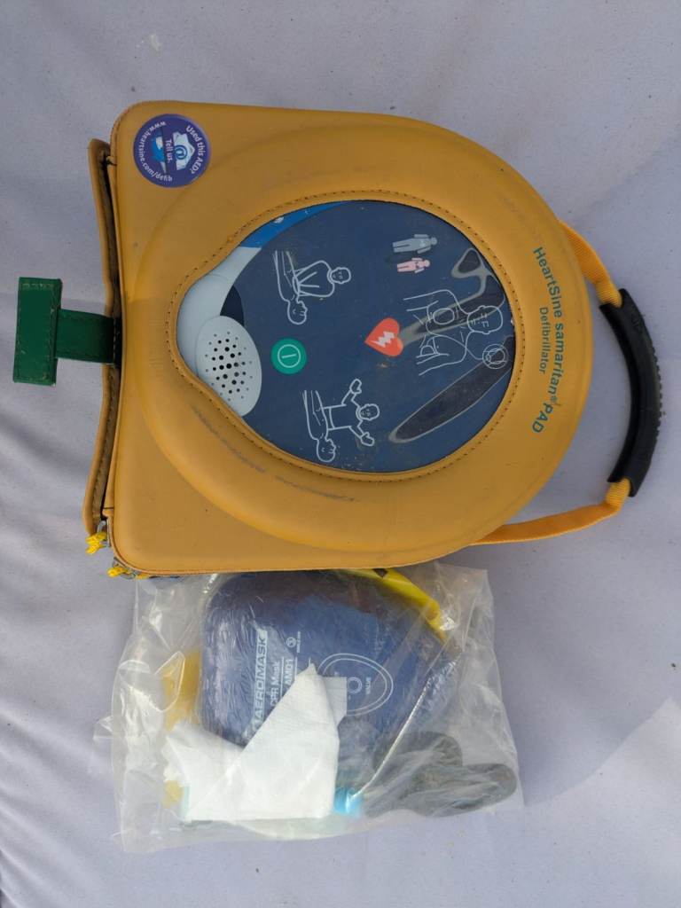 FREE: HeartSine Samaritan PAD 350P AED Defibrillator – Good Condition
