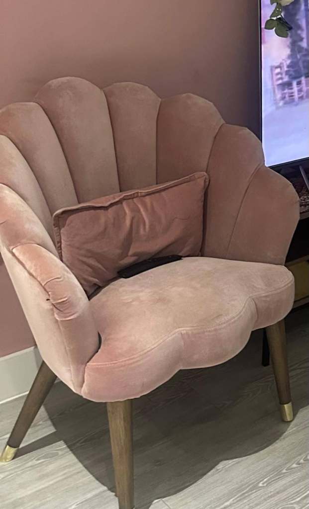 Oliver Bonas Pink Velvet Scallop Armchair – Good Condition