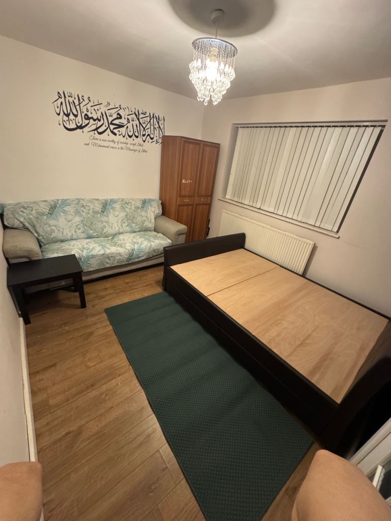 Room for rent Longsight 