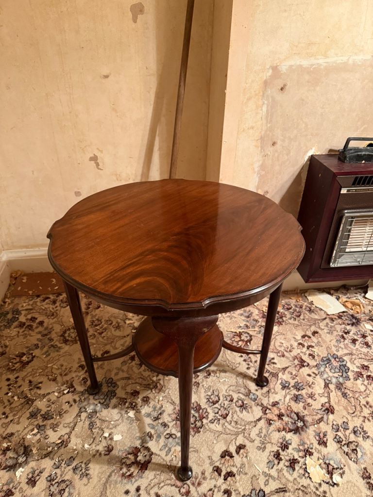 Antique Brown Wooden Table – Elegant & Timeless