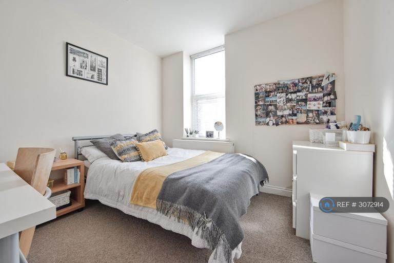 4 bedroom flat in Mayfair Road, Newcastle Upon Tyne, NE2 (4 bed) (#3072914)