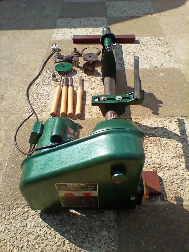 CLARKE 37INS WOOD LATHE AND ACCESSORIES.