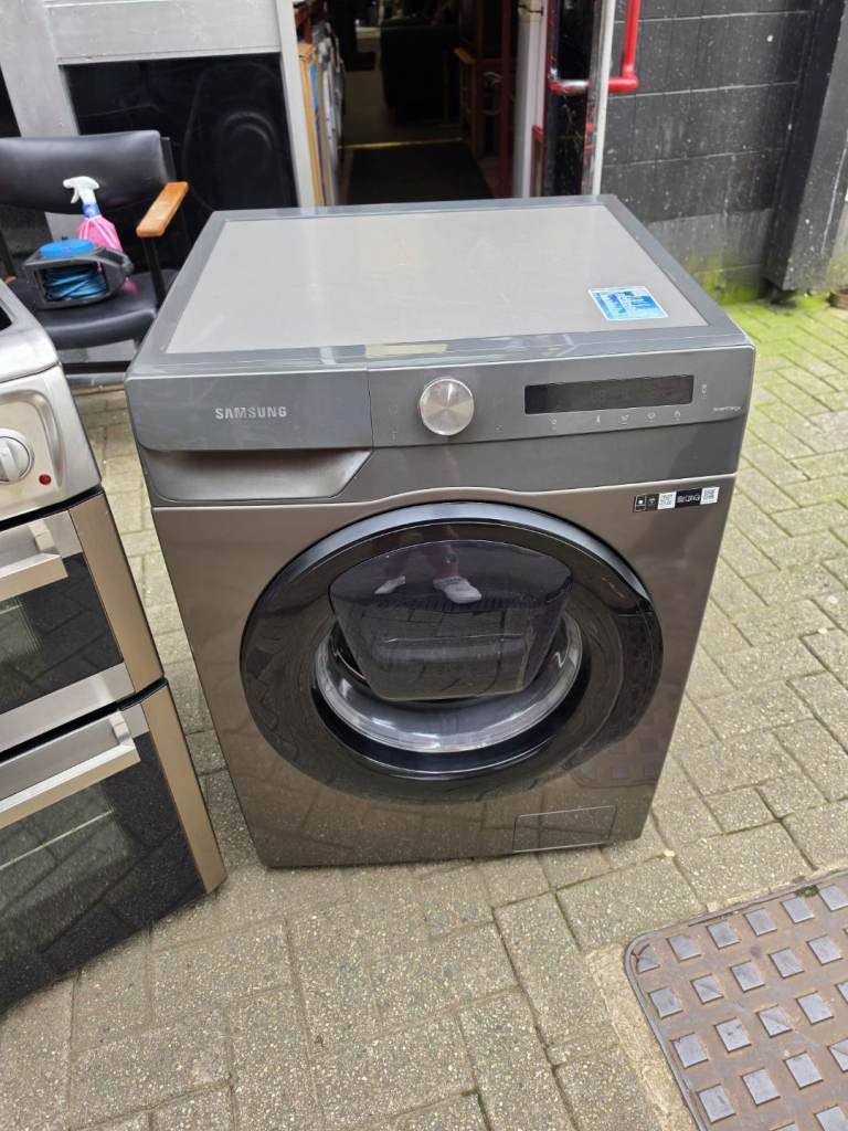 Samsung AI energy 9kg  washing machine This is week's old   argus at £520   We need only £175