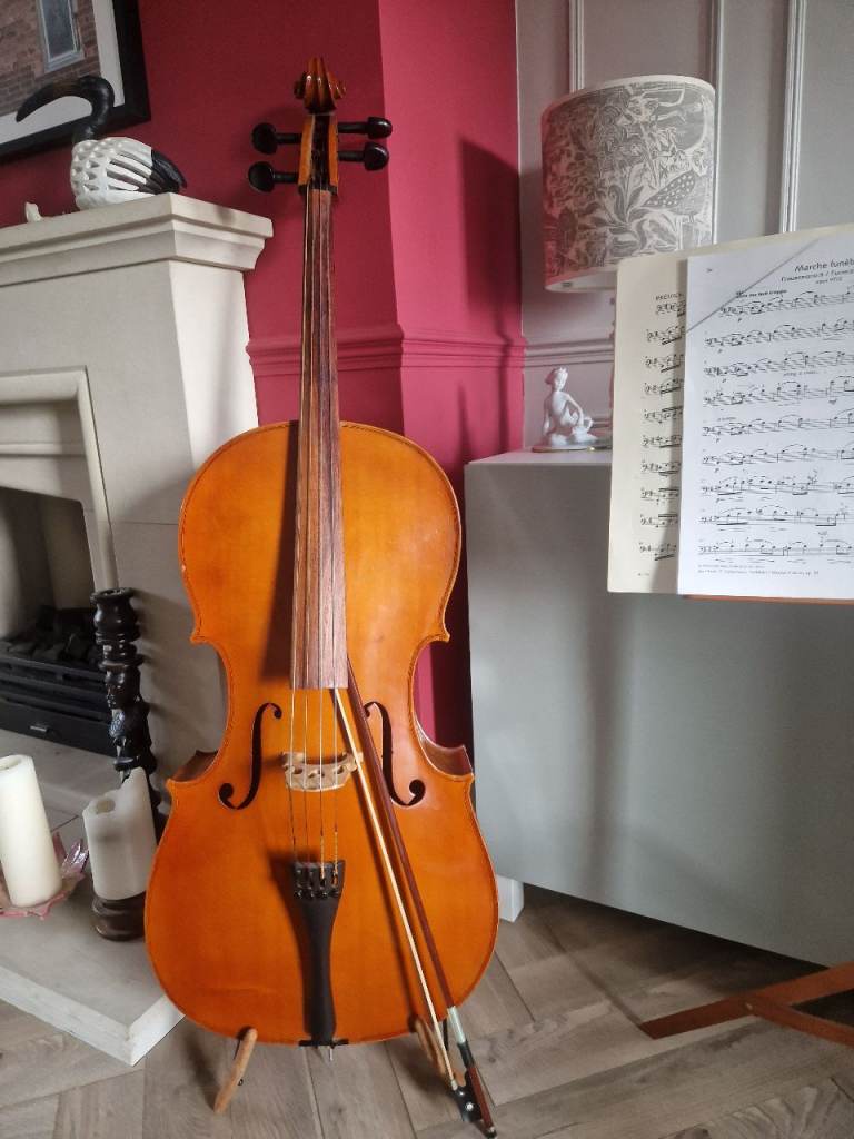 4/4 Vintage Stentor De-luxe cello with bow and bag