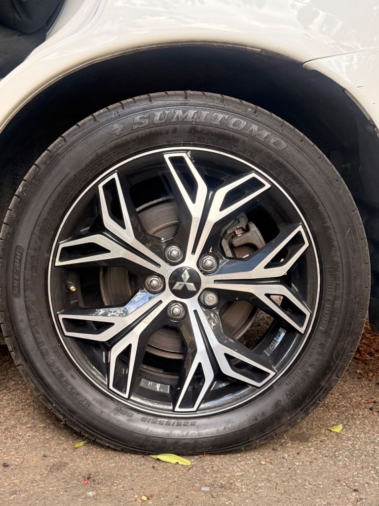 18”inch alloy wheels x4