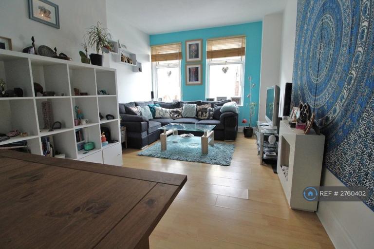 1 bedroom flat in St.John's Mews, Southsea, PO5 (1 bed) (#2760402)