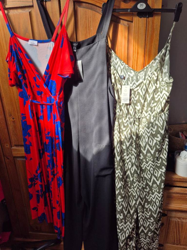 *** PLUS SIZE MIXED BUNDLE 20/22/24 QUALITY+TRENDY SOME BNWT LOOK 52 X ITEMS ***
