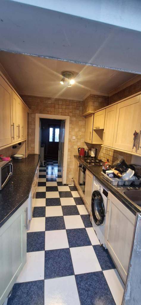 Spacious & Cosy Double Room for Rent - IG11 9EY