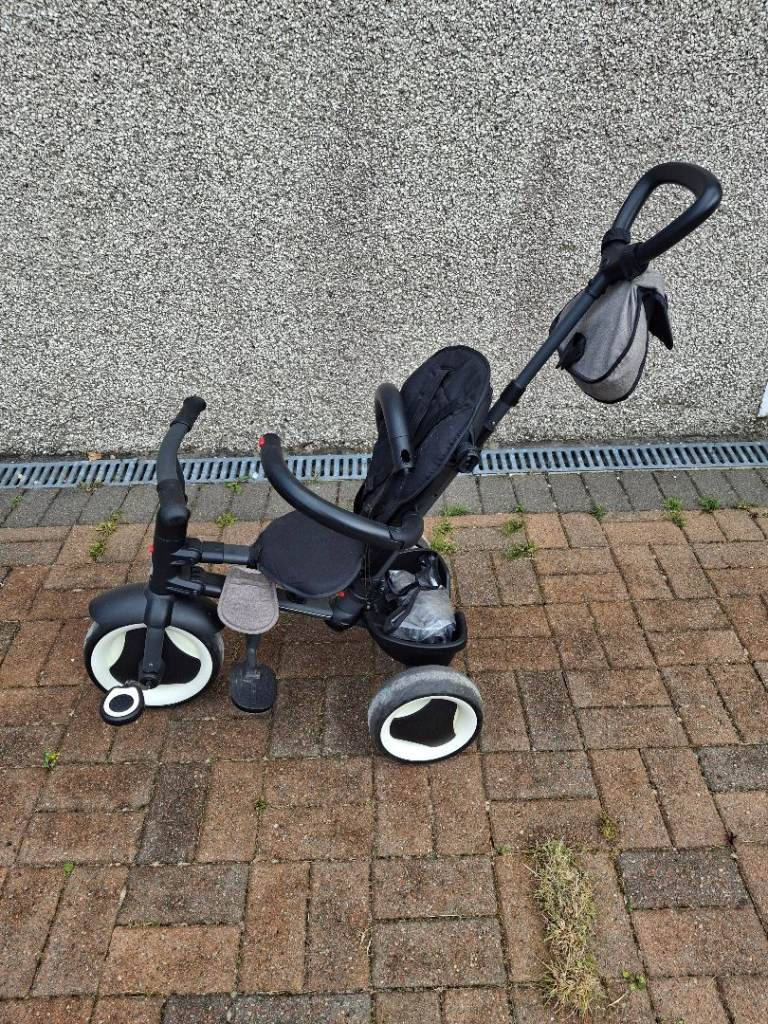 Toddler trike with handle
