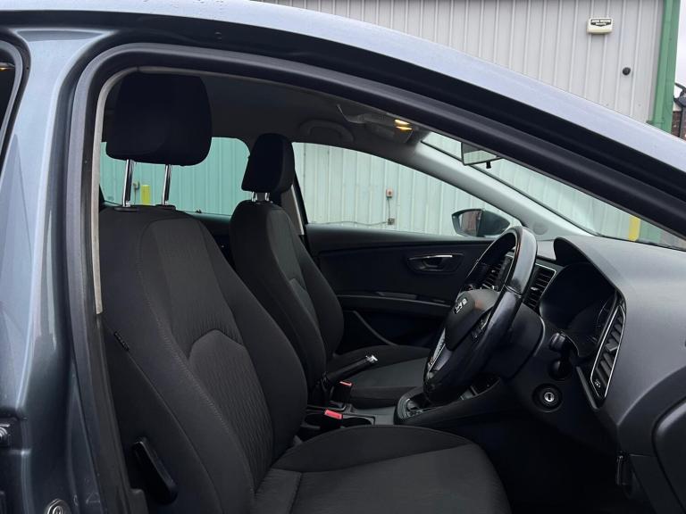 2016 SEAT Leon 1.6 TDI 110 SE Dynamic Technology 5dr DSG HATCHBACK Diesel Automatic