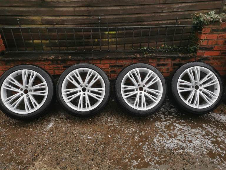 Audi A7 255/40/20 Wheels with Tyres 4K8601025F Genuine 5x112