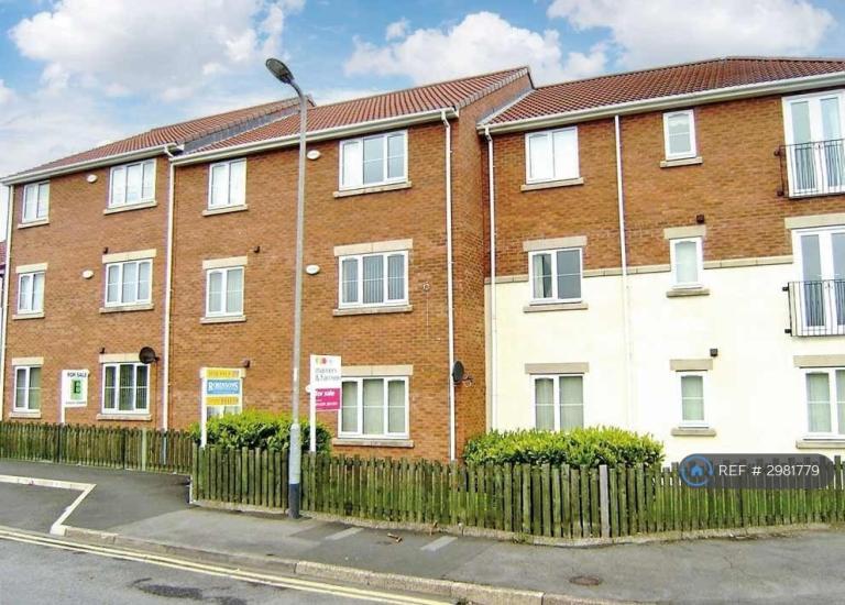 2 bedroom flat in Queens Court, Hartlepool, TS24 (2 bed) (#2981779)