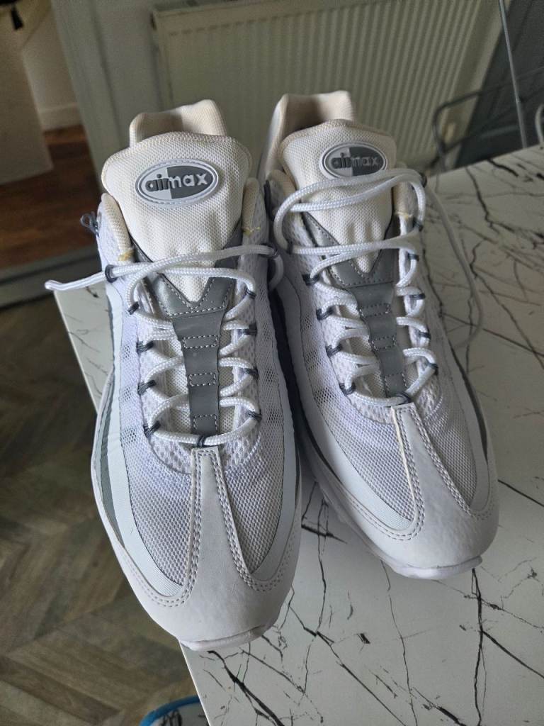 Nike Air Max 95 Essential