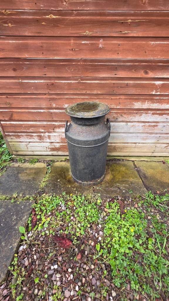 Vintahe alloy milk  churn
