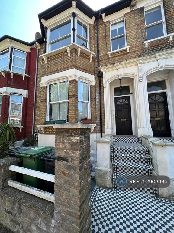 1 bedroom flat in Ickburgh Road, London, E5 (1 bed) (#2903446)