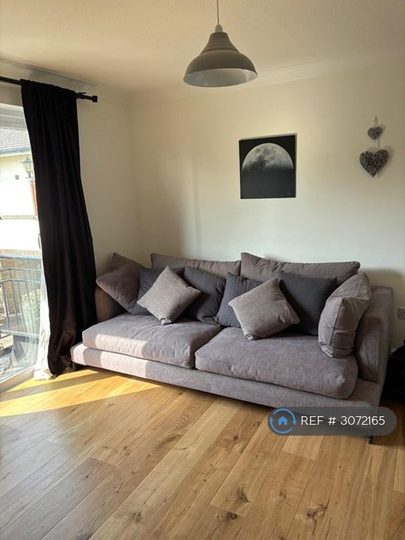 1 bedroom flat in Manor House Way, Isleworth, TW7 (1 bed) (#3072165)