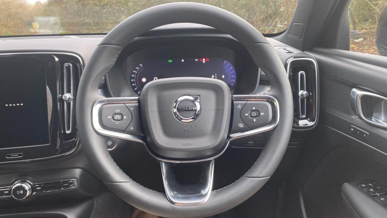 2025 Volvo XC40 2.0 B3P Plus Dark 5dr Auto Petrol Estate Estate Petrol Automatic